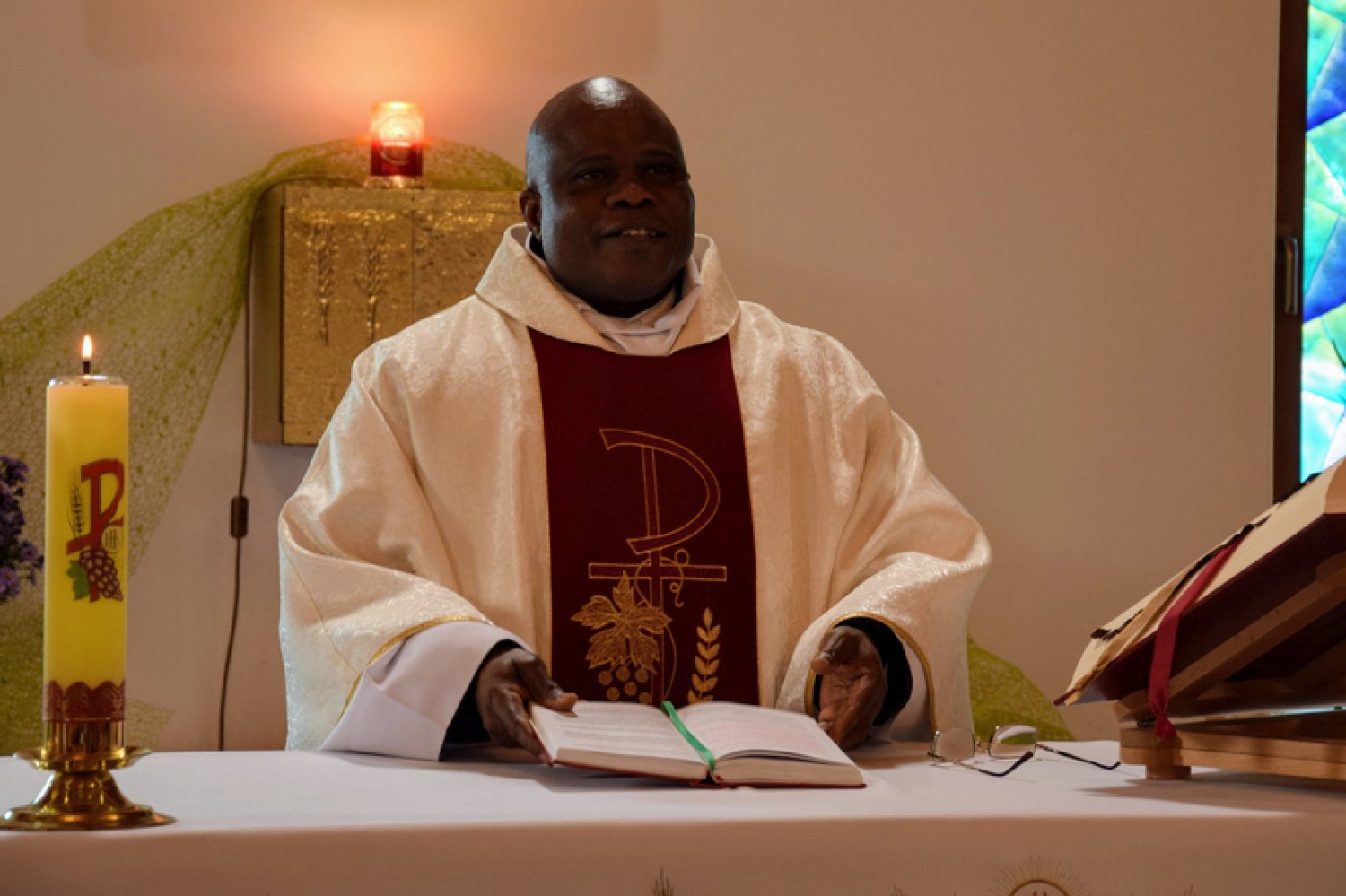 В Беларуси появился первый католический священник-африканец